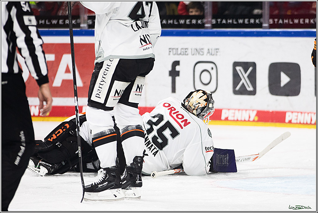 PENNY DEL; Koelner Haie- Loewen Frankfurt; Koeln, 26.12.2023