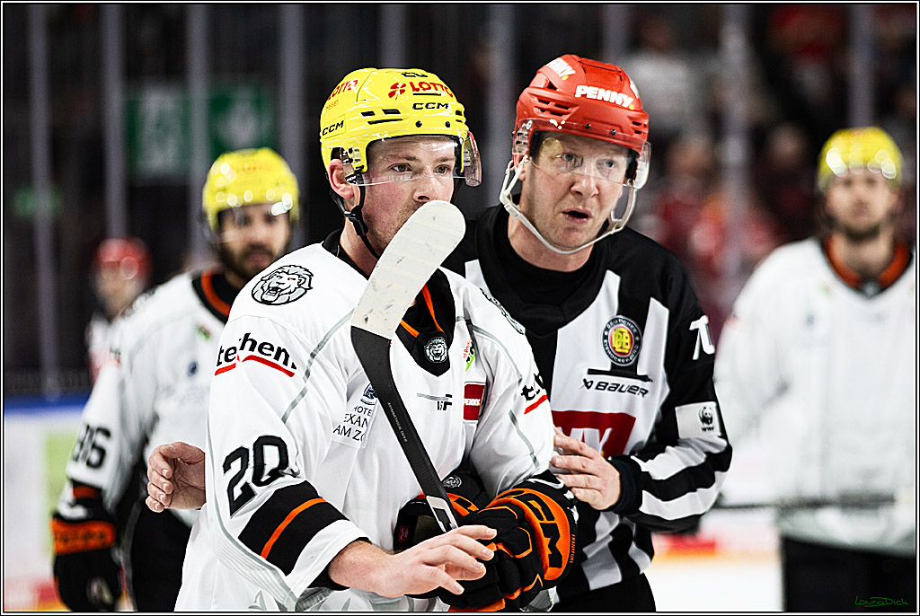 PENNY DEL; Koelner Haie- Loewen Frankfurt; Koeln, 26.12.2023