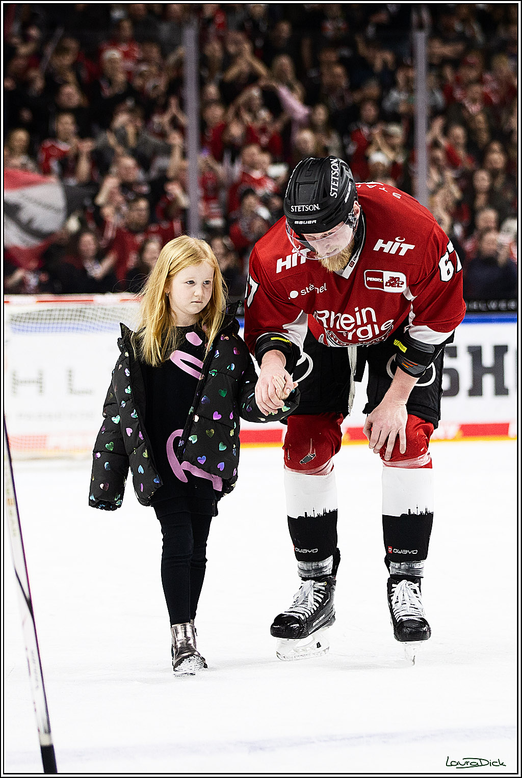 PENNY DEL; Koelner Haie- Loewen Frankfurt; Koeln, 26.12.2023