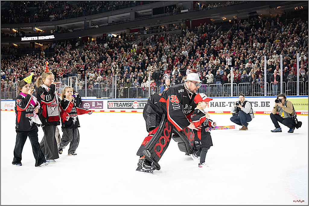 PENNY DEL 1; Kölner Haie - Löwen Frankfurt; Köln, 30.12.2024