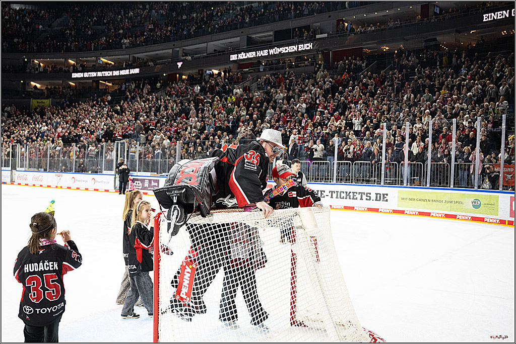 PENNY DEL 1; Kölner Haie - Löwen Frankfurt; Köln, 30.12.2024