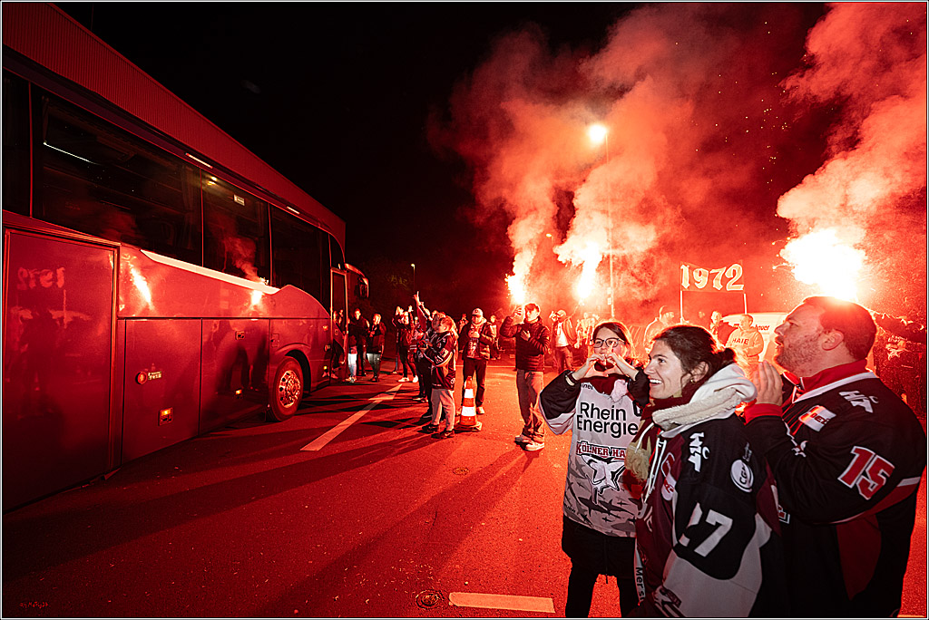 PENNY DEL 1 - Vizemeister kommt in Köln an; Köln, 26.04.2025