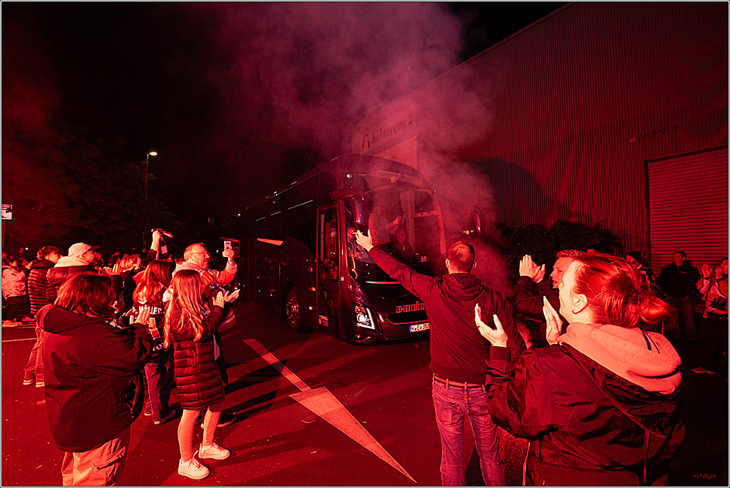 PENNY DEL 1 - Vizemeister kommt in Köln an; Köln, 26.04.2025