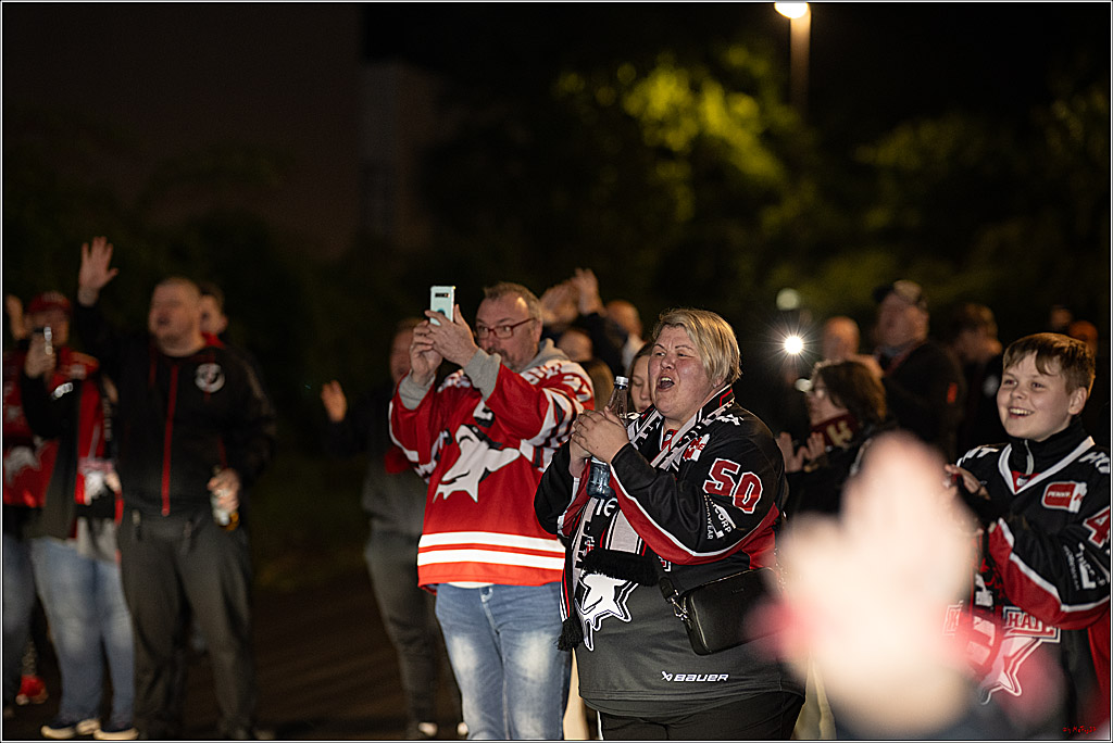 PENNY DEL 1 - Vizemeister kommt in Köln an; Köln, 26.04.2025