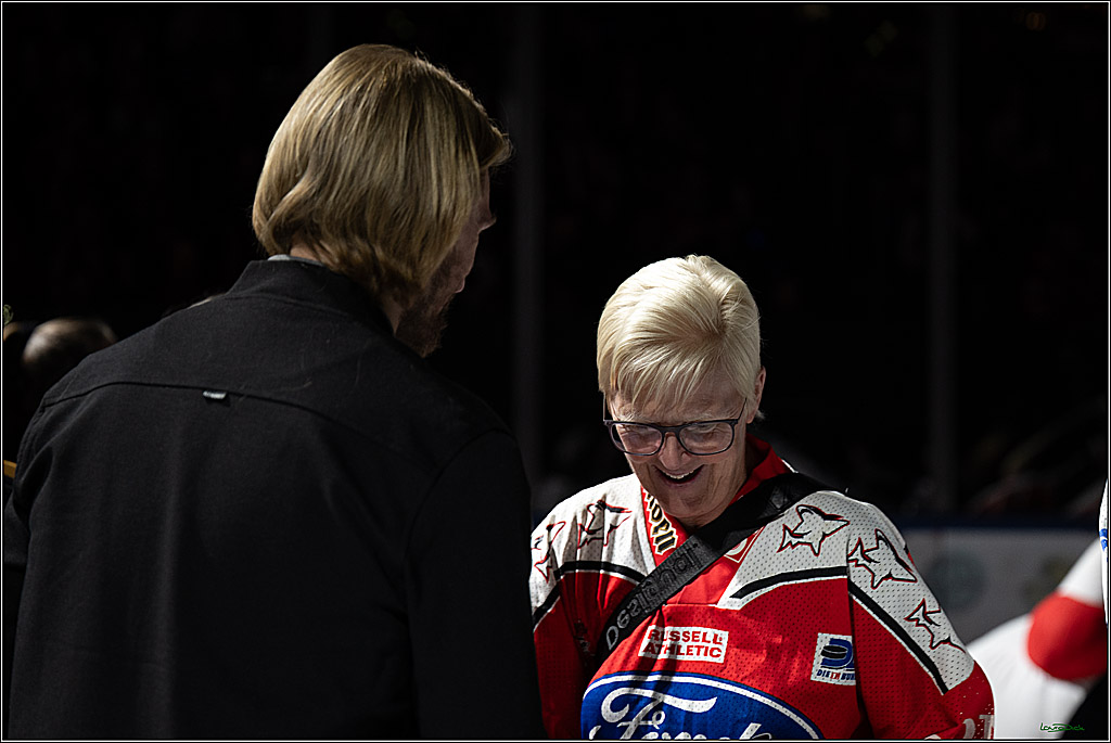 PENNY DEL 1; Koelner Haie - Straubing Tigers; Koeln, 19.10.2025