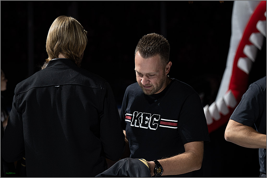PENNY DEL 1; Koelner Haie - Straubing Tigers; Koeln, 19.10.2025