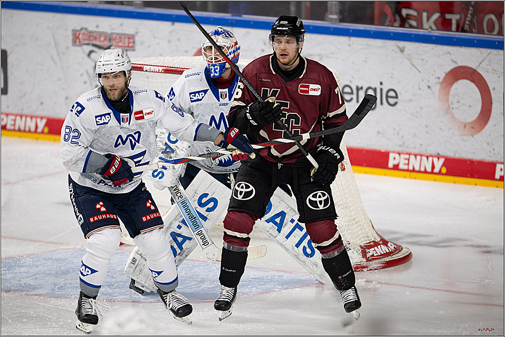 PENNY DEL 1; Kölner Haie - Adler Mannheim; Köln, 14.12.2025