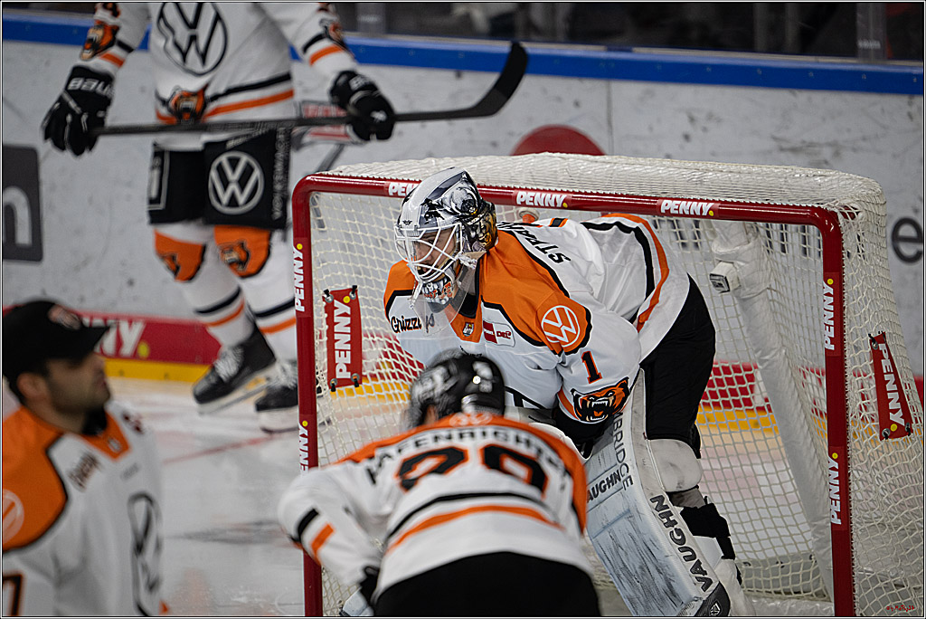 PENNY DEL 1; Kölner Haie - Grizzly Wolfsburg; Köln, 18.12.2025
