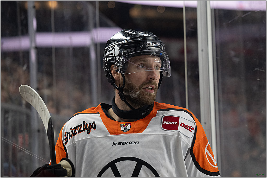 PENNY DEL; Kölner Haie-Grizzlys Wolfsburg; Köln, 18.12.2025