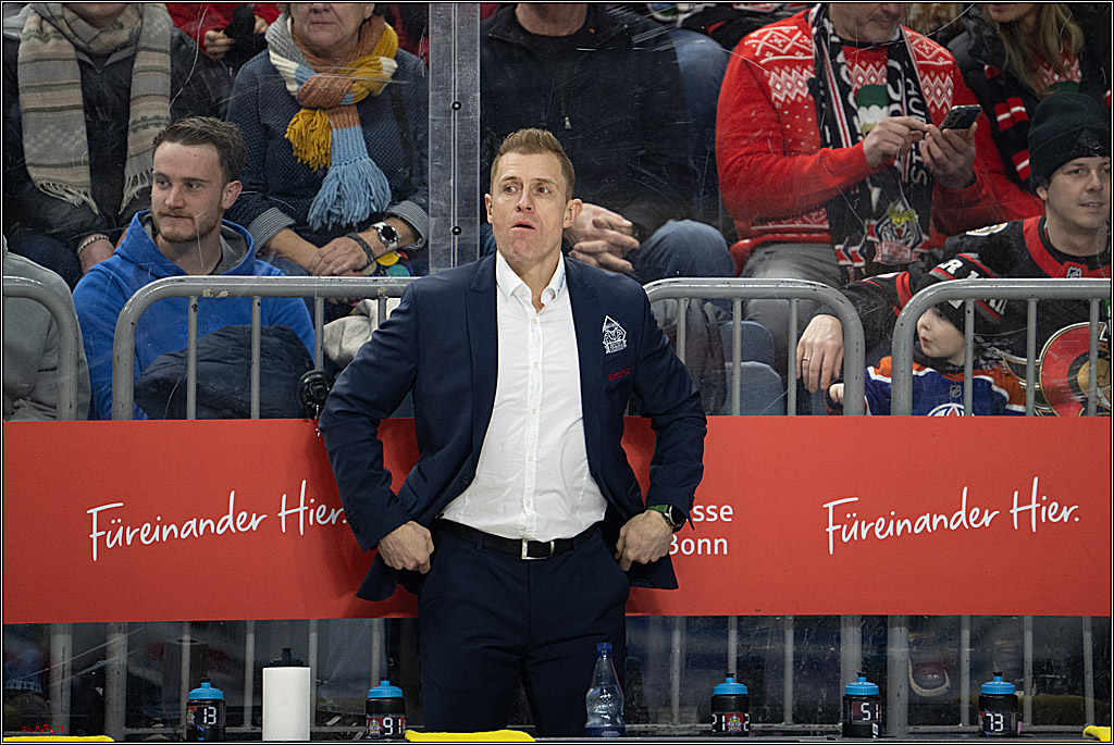 PENNY DEL: Kölner Haie - Fischtown Pinguins Bremerhaven; Köln, 26.12.2025