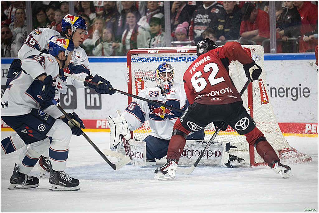 PENNY DEL 1; Koelner Haie - EHC Red Bull Muenchen; Koeln, 02.11.2025