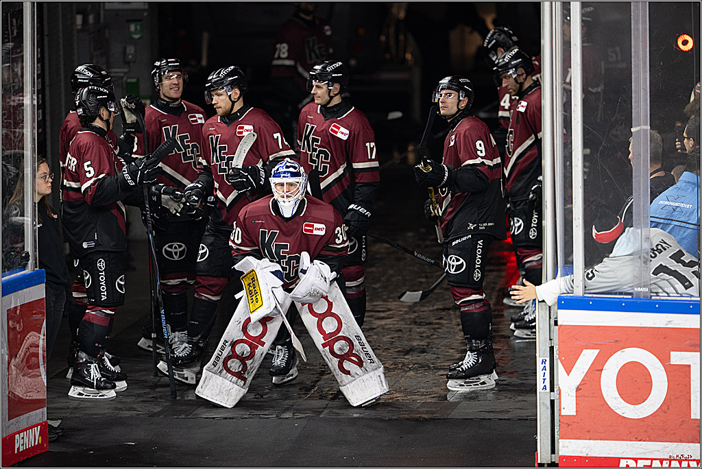 PENNY DEL 1; Kölner Haie - Adler Mannheim; Köln, 14.12.2025