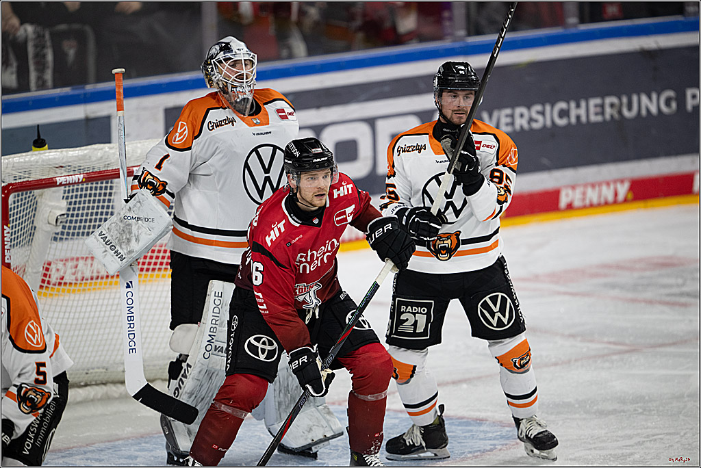 PENNY DEL; Kölner Haie - Grizzly Wolfsburg; Köln, 18.12.2025