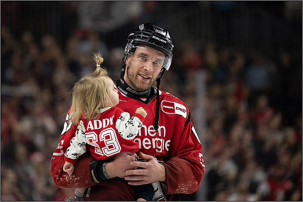 DEL: Kölner Haie - Fischtown Pinguins Bremerhaven; Köln, 26.12.2025