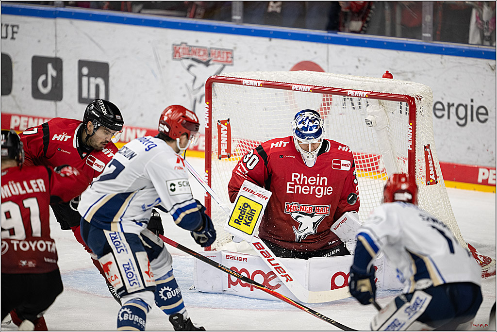 PENNY DEL: Kölner Haie - Schwenninger Wild Wings; Köln, 28.12.2025