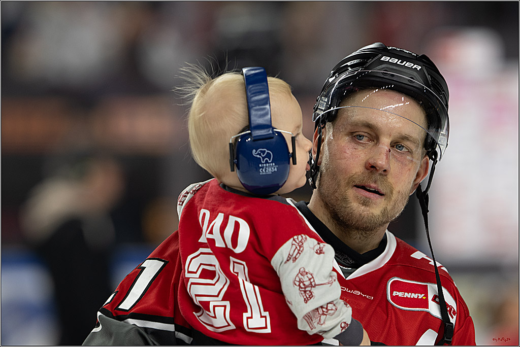 PENNY DEL 1; Kölner Haie - Fischtown Pinguins Bremerhaven; Köln, 18.10.2026