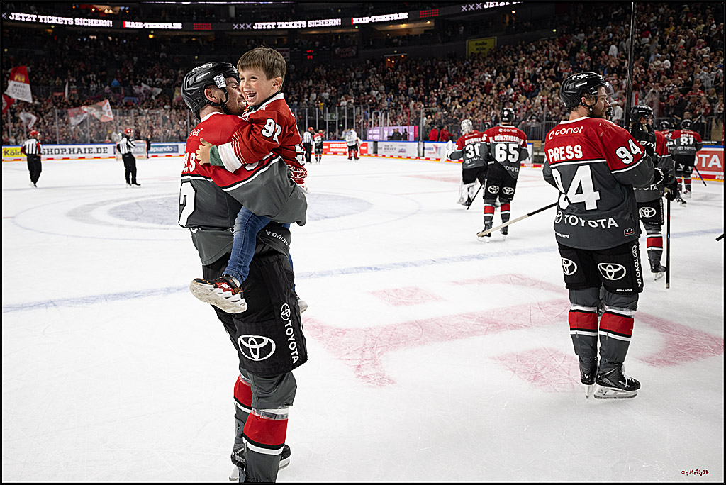 PENNY DEL 1; Kölner Haie - Fischtown Pinguins Bremerhaven; Köln, 18.10.2026