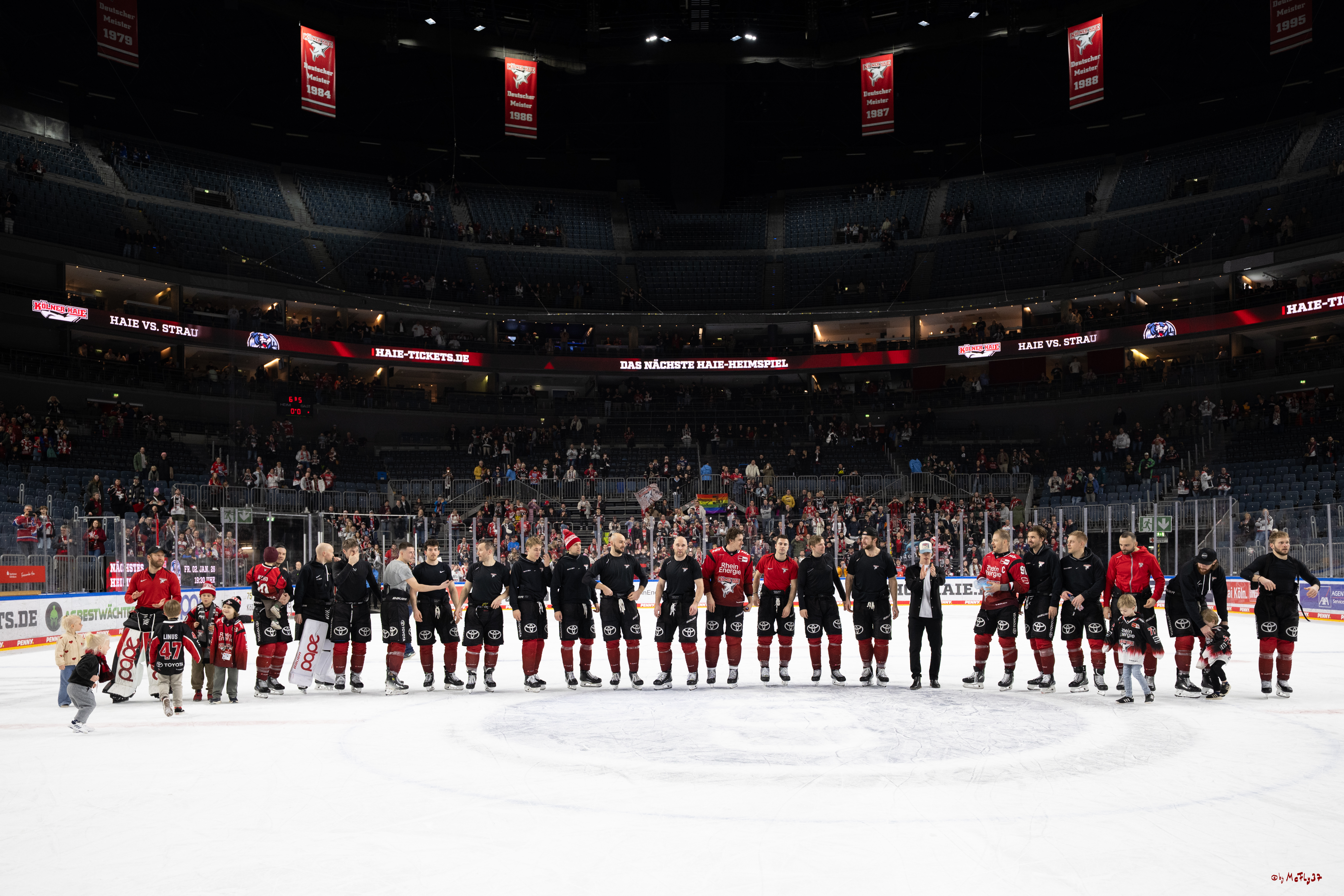 PENNY DEL: Kölner Haie - Schwenninger Wild Wings; Köln, 28.12.2025