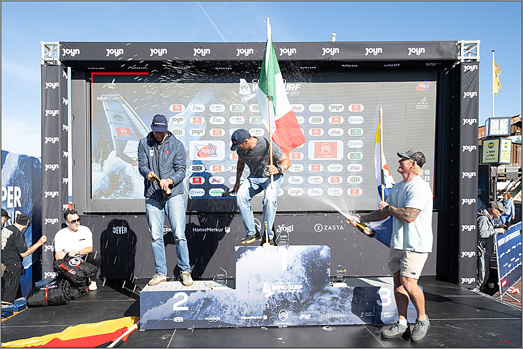 PWA - Citroen - World Windsurfing Tour Sylt 2026 - Tag 9 Siegerrehrungen Slalom Foil Men u. Freestyle Men; Sylt Westerland, 04.10.2026