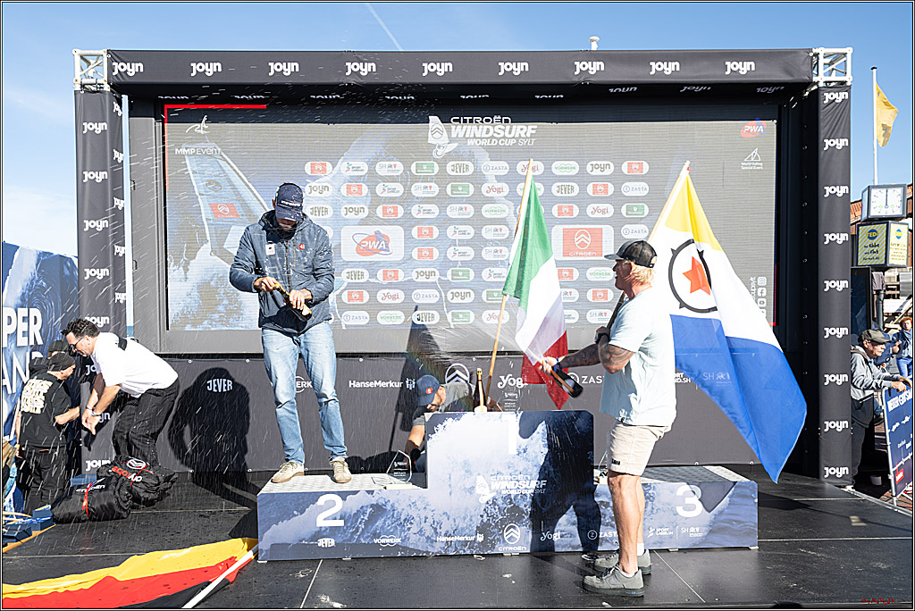 PWA - Citroen - World Windsurfing Tour Sylt 2026 - Tag 9 Siegerrehrungen Slalom Foil Men u. Freestyle Men; Sylt Westerland, 04.10.2026