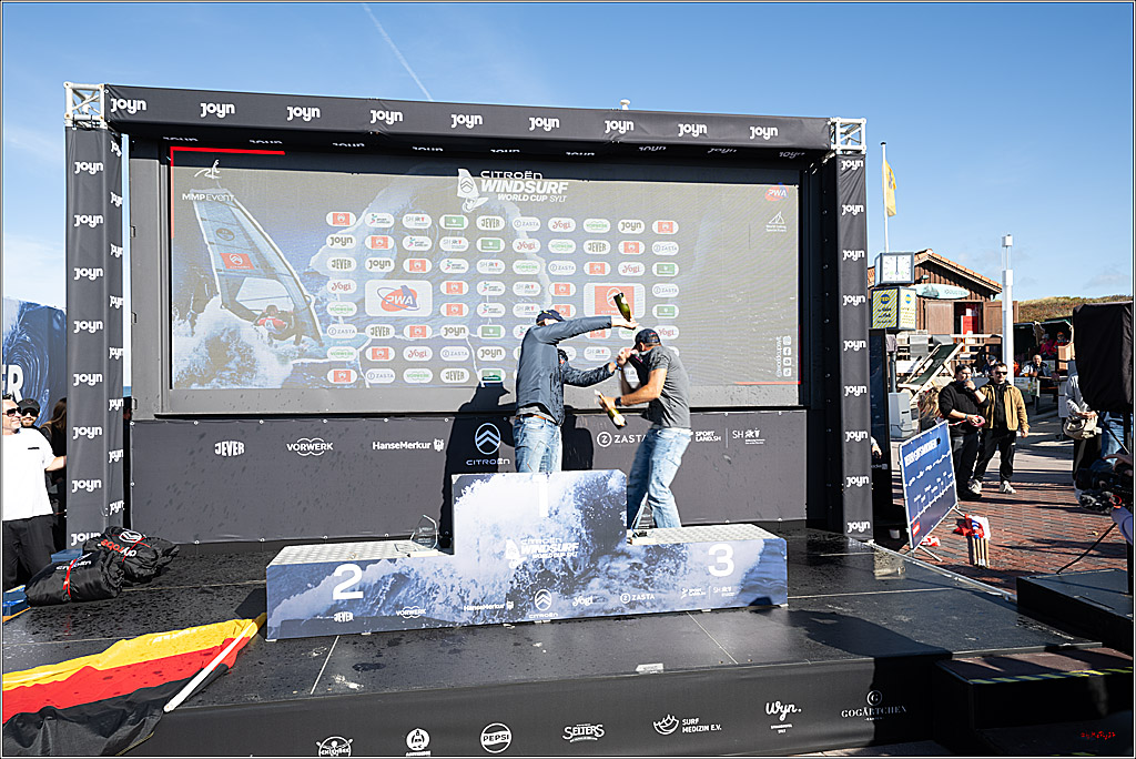 PWA - Citroen - World Windsurfing Tour Sylt 2026 - Tag 9 Siegerrehrungen Slalom Foil Men u. Freestyle Men; Sylt Westerland, 04.10.2026
