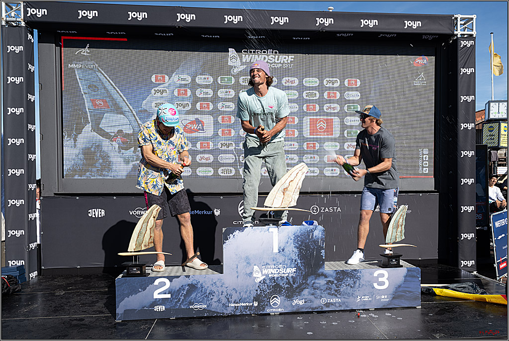 PWA - Citroen - World Windsurfing Tour Sylt 2026 - Tag 9 Siegerrehrungen Slalom Foil Men u. Freestyle Men; Sylt Westerland, 04.10.2026