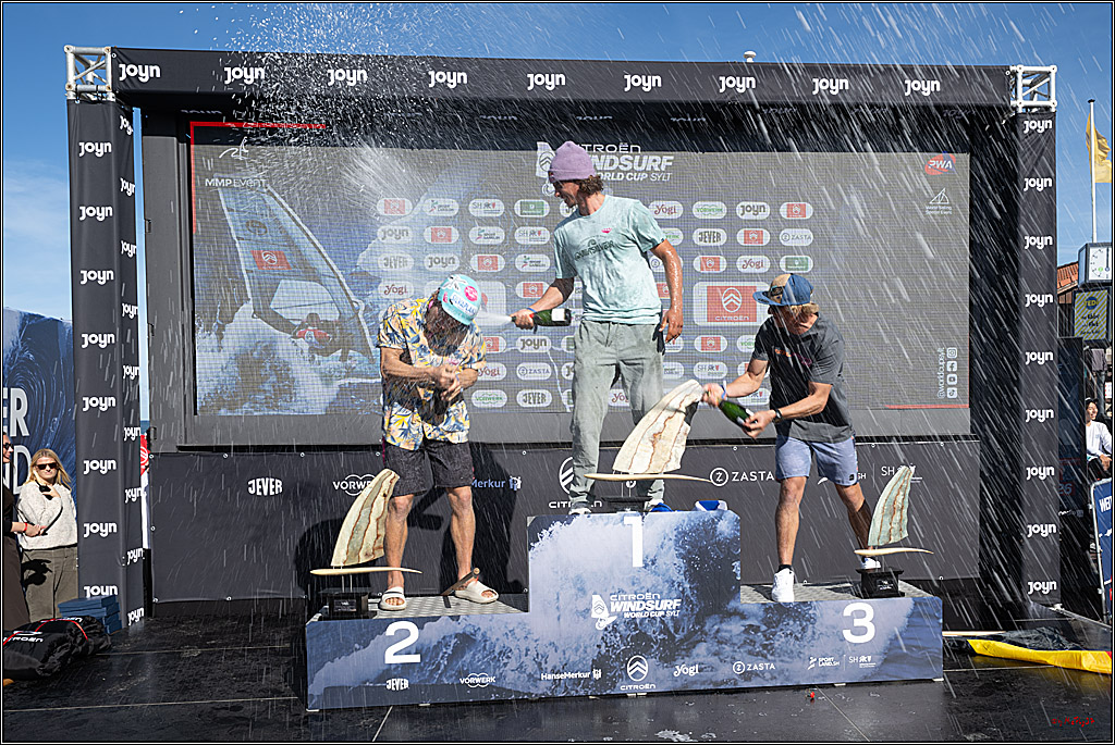 PWA - Citroen - World Windsurfing Tour Sylt 2026 - Tag 9 Siegerrehrungen Slalom Foil Men u. Freestyle Men; Sylt Westerland, 04.10.2026