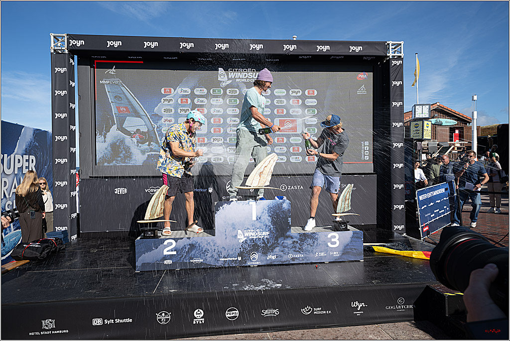 PWA - Citroen - World Windsurfing Tour Sylt 2026 - Tag 9 Siegerrehrungen Slalom Foil Men u. Freestyle Men; Sylt Westerland, 04.10.2026