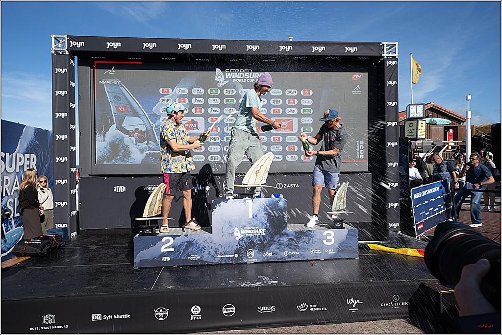 PWA - Citroen - World Windsurfing Tour Sylt 2026 - Tag 9 Siegerrehrungen Slalom Foil Men u. Freestyle Men; Sylt Westerland, 04.10.2026