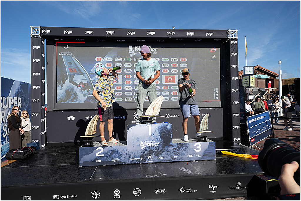 PWA - Citroen - World Windsurfing Tour Sylt 2026 - Tag 9 Siegerrehrungen Slalom Foil Men u. Freestyle Men; Sylt Westerland, 04.10.2026