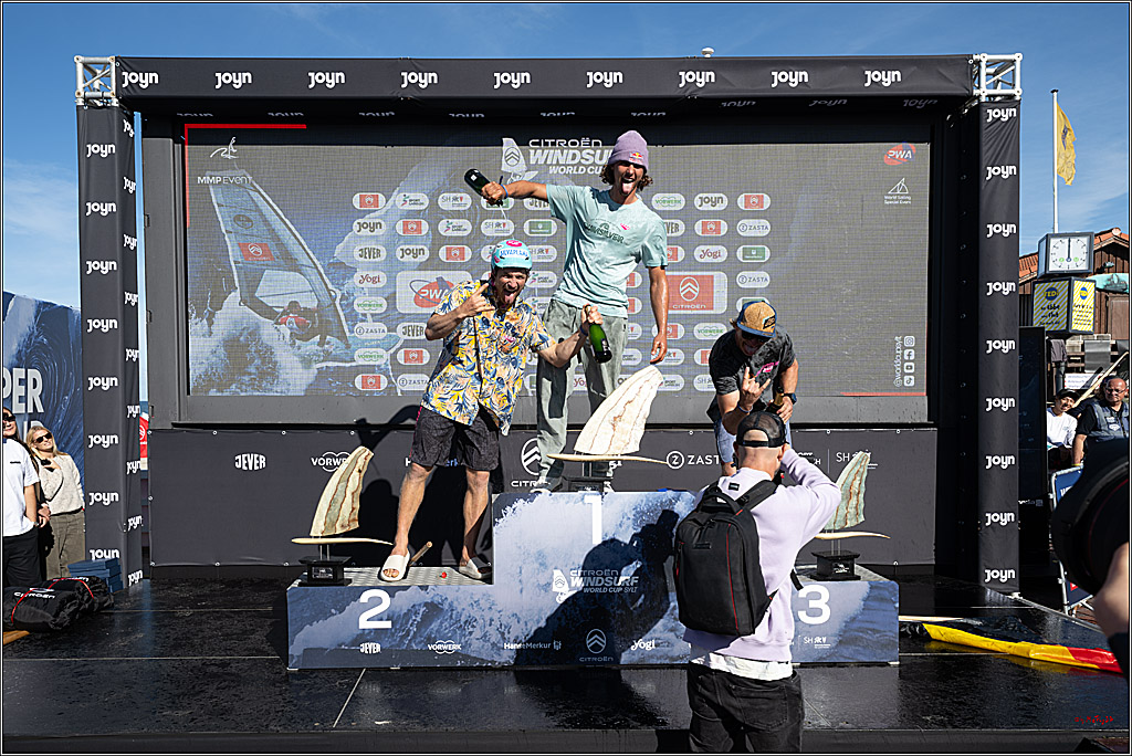 PWA - Citroen - World Windsurfing Tour Sylt 2026 - Tag 9 Siegerrehrungen Slalom Foil Men u. Freestyle Men; Sylt Westerland, 04.10.2026