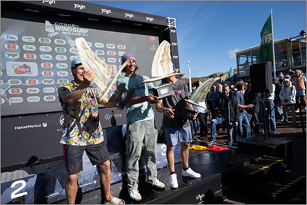 PWA - Citroen - World Windsurfing Tour Sylt 2026 - Tag 9 Siegerrehrungen Slalom Foil Men u. Freestyle Men; Sylt Westerland, 04.10.2026
