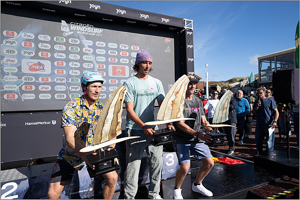 PWA - Citroen - World Windsurfing Tour Sylt 2026 - Tag 9 Siegerrehrungen Slalom Foil Men u. Freestyle Men; Sylt Westerland, 04.10.2026