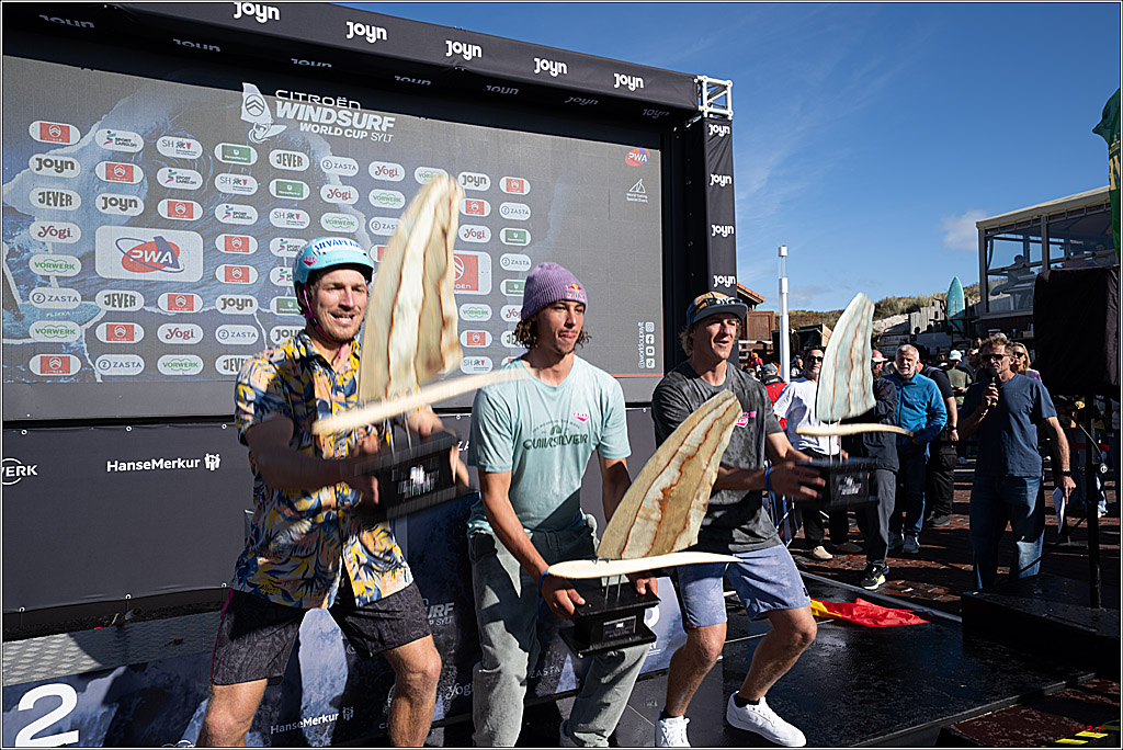 PWA - Citroen - World Windsurfing Tour Sylt 2026 - Tag 9 Siegerrehrungen Slalom Foil Men u. Freestyle Men; Sylt Westerland, 04.10.2026