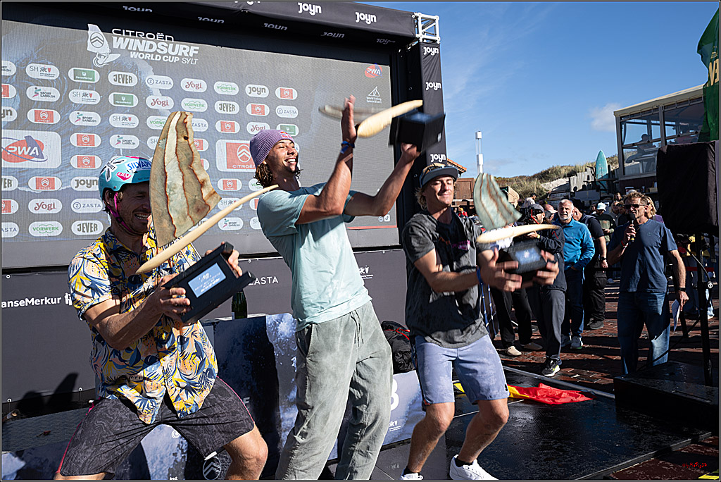 PWA - Citroen - World Windsurfing Tour Sylt 2026 - Tag 9 Siegerrehrungen Slalom Foil Men u. Freestyle Men; Sylt Westerland, 04.10.2026
